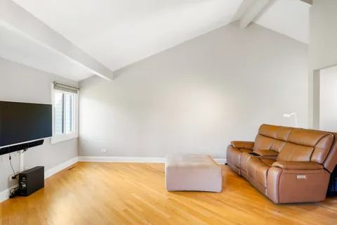 $340,000 | 375 Juniper Tree Court, Hoffman Estates, IL 60169