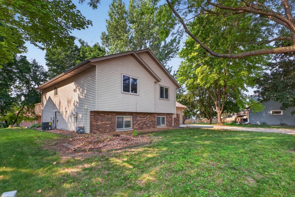 2818 26th Street Northwest Rochester, MN 55901 - Photo 2 of 34 Gallery Image 2