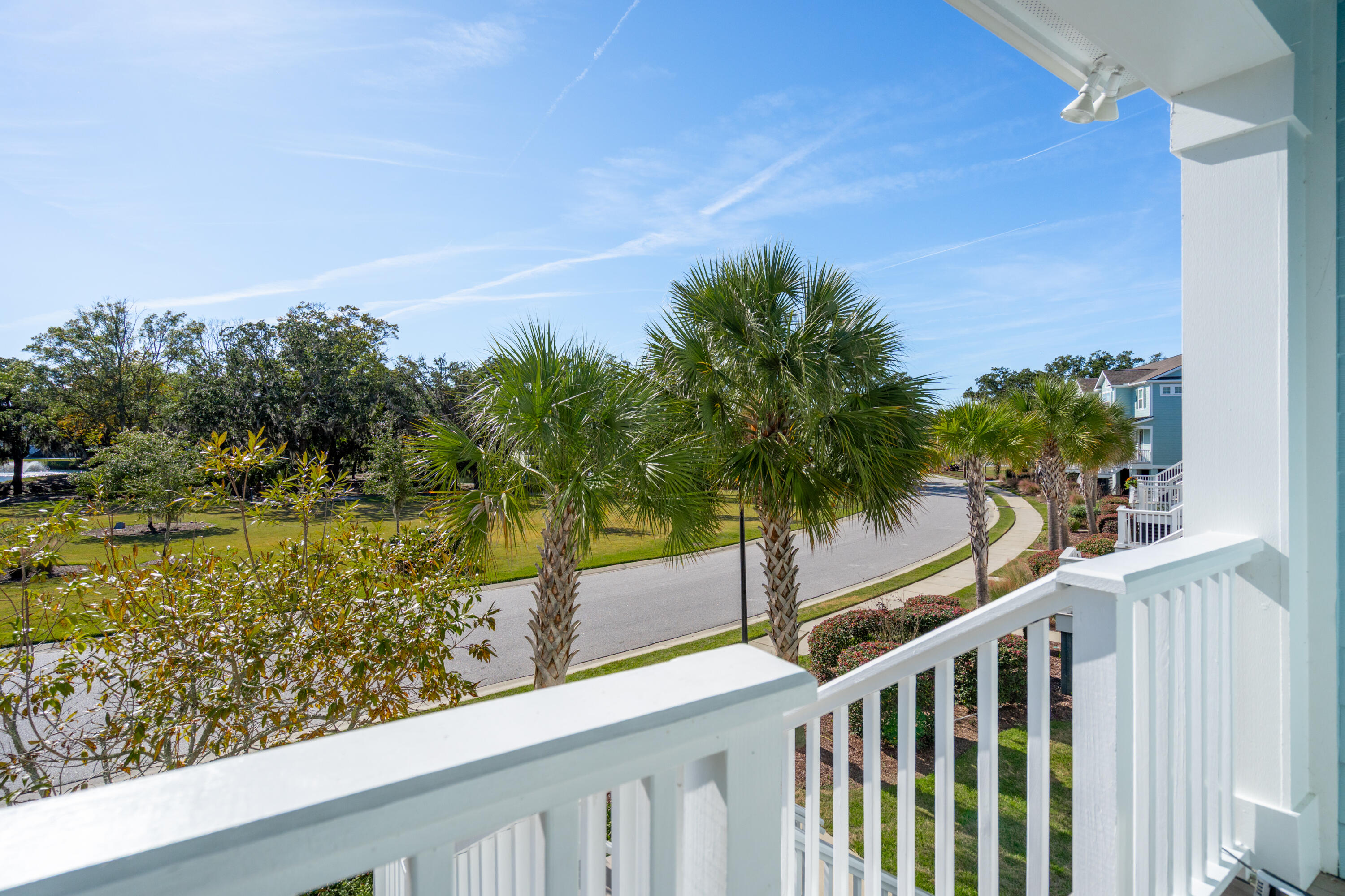2216 Hamlin Sound Circle Mount Pleasant, SC 29466 - Photo 5 of 65 2216HamlinSoundCir-KeenEyeMarketing-006