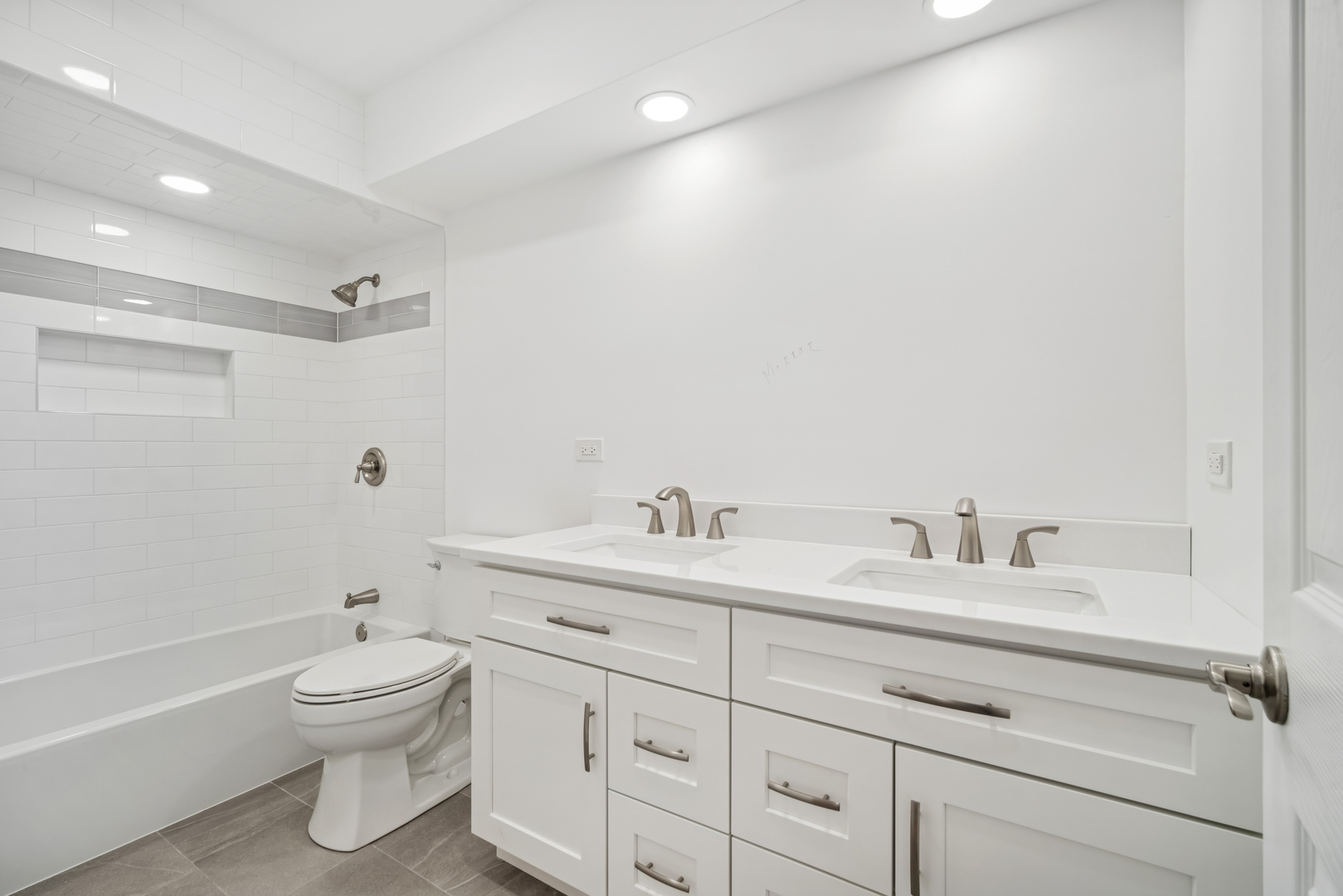 4018 Yorkshire Lane Northbrook, IL 60062 - Photo 19 of 42