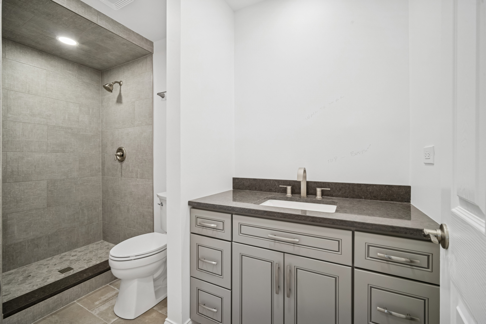 4018 Yorkshire Lane Northbrook, IL 60062 - Photo 23 of 42