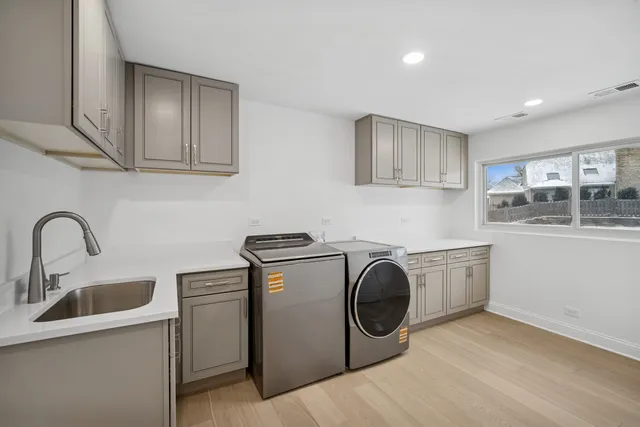 $1,099,000 | 4018 Yorkshire Lane, Northbrook, IL 60062