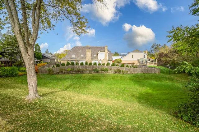 $1,099,000 | 4018 Yorkshire Lane, Northbrook, IL 60062