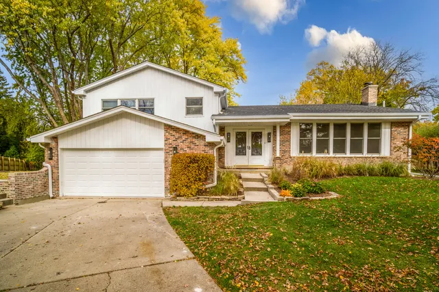 $1,099,000 | 4018 Yorkshire Lane, Northbrook, IL 60062