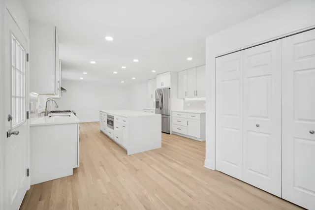 $1,099,000 | 4018 Yorkshire Lane, Northbrook, IL 60062