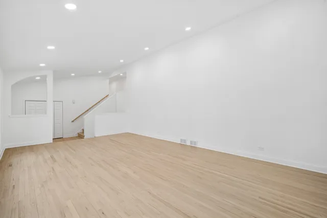 $1,099,000 | 4018 Yorkshire Lane, Northbrook, IL 60062