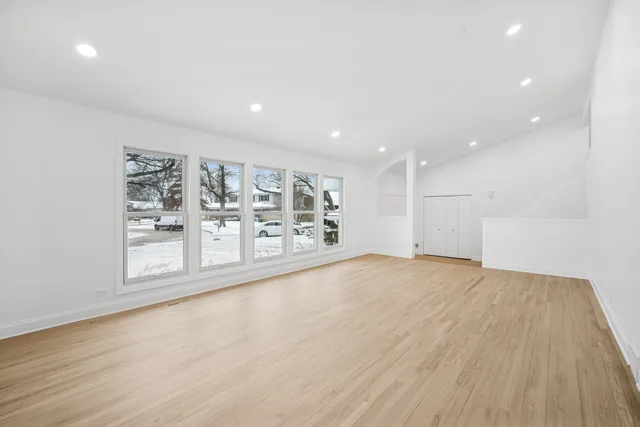 $1,099,000 | 4018 Yorkshire Lane, Northbrook, IL 60062