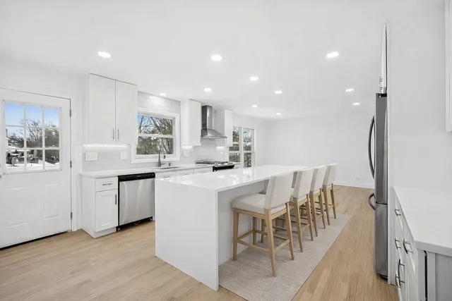 $1,099,000 | 4018 Yorkshire Lane, Northbrook, IL 60062