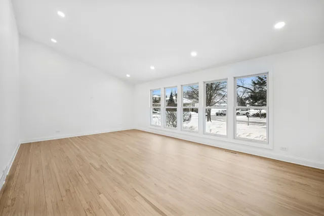 $1,099,000 | 4018 Yorkshire Lane, Northbrook, IL 60062