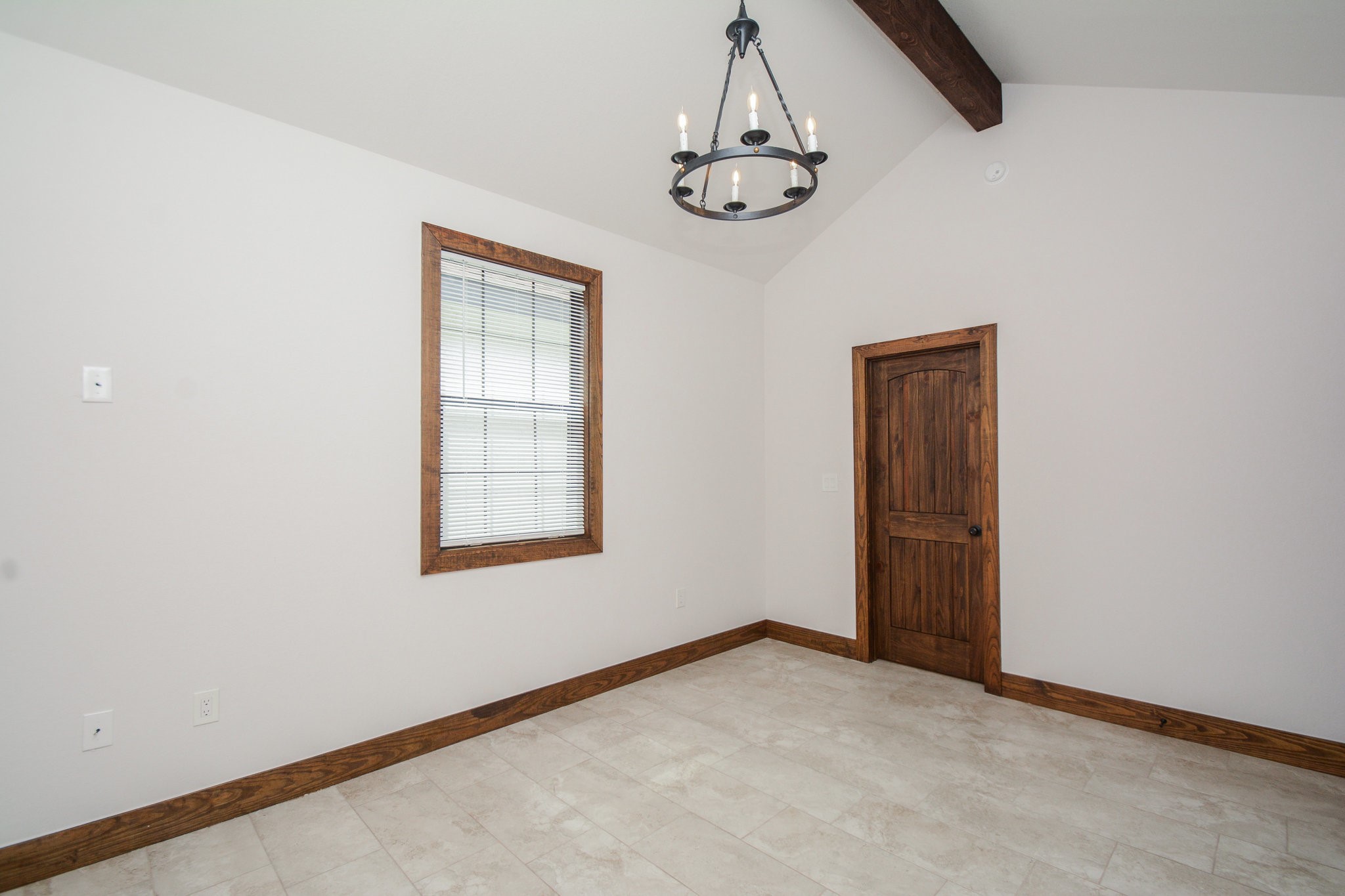 29529 B Turnbury Village Drive Spring, TX 77386 - Photo 11 of 32 an empty room with a window