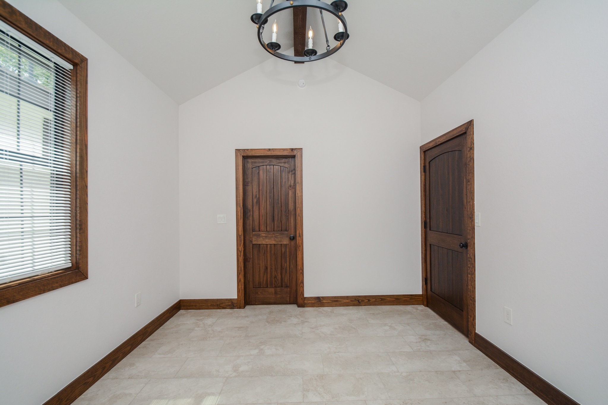 29529 B Turnbury Village Drive Spring, TX 77386 - Photo 12 of 32 an empty room with a window