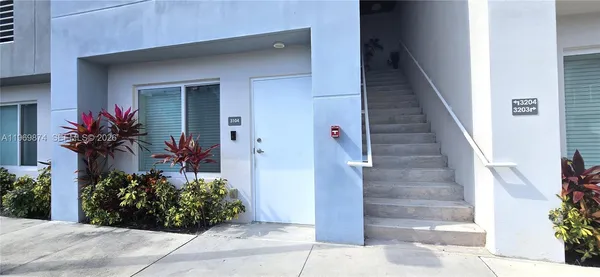 $2,900 | 2535 Northeast 193rd Street, Unit 3104, Miami, FL 33180