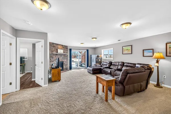 $565,000 | 901 South Blue Mounds Street, Mount Horeb, WI 53572