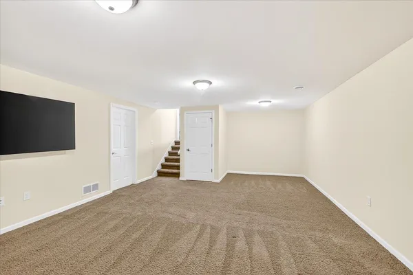 $565,000 | 901 South Blue Mounds Street, Mount Horeb, WI 53572