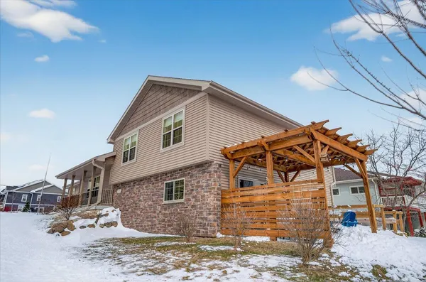 $565,000 | 901 South Blue Mounds Street, Mount Horeb, WI 53572