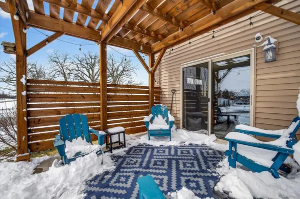 $574,900 | 901 South Blue Mounds Street, Mount Horeb, WI 53572