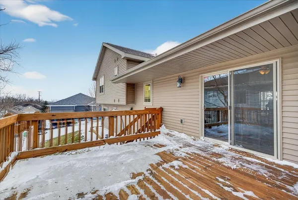 $574,900 | 901 South Blue Mounds Street, Mount Horeb, WI 53572