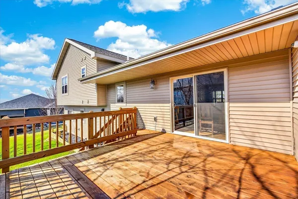 $565,000 | 901 South Blue Mounds Street, Mount Horeb, WI 53572