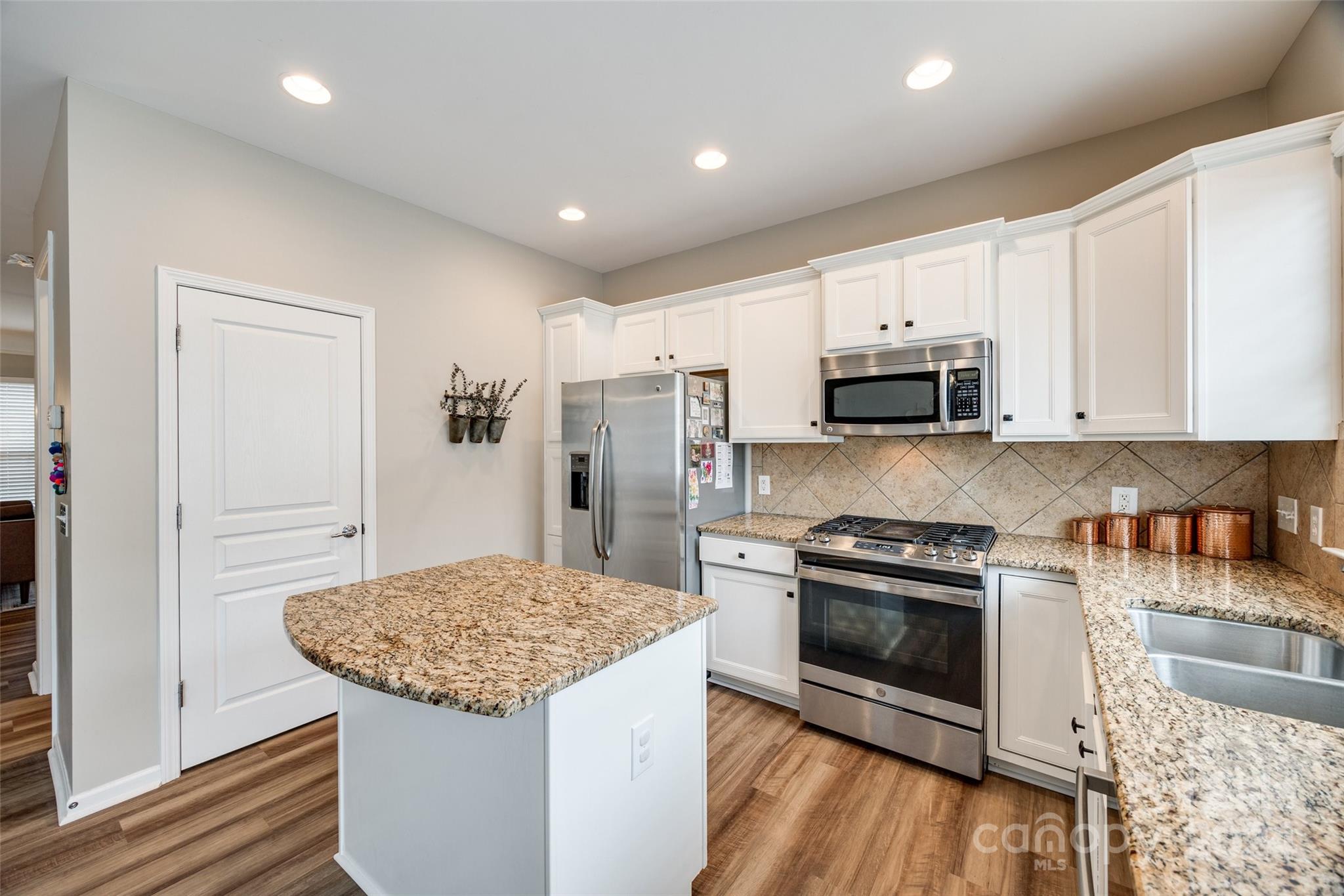 920 Lyndley Drive Fort Mill, SC 29708 - Photo 12 of 40