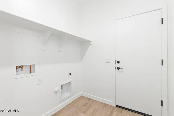 a view of utility room