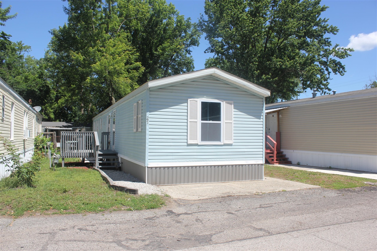 27 Inca Drive Southwest Grand Rapids, MI 49548 - Photo 2 of 17