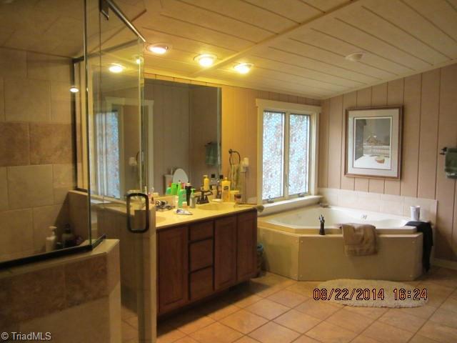 1140 Matthews Road Pilot Mountain, NC 27041 - Photo 15 of 28 Gallery Image 15