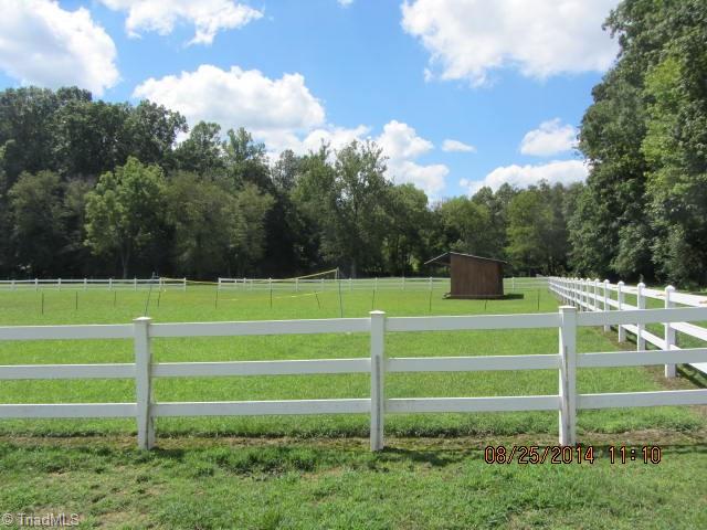 1140 Matthews Road Pilot Mountain, NC 27041 - Photo 20 of 28 Gallery Image 20
