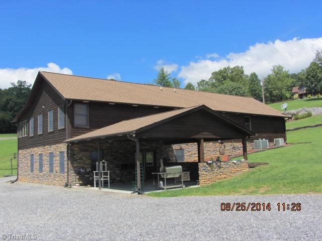 1140 Matthews Road Pilot Mountain, NC 27041 - Photo 3 of 28 Gallery Image 3