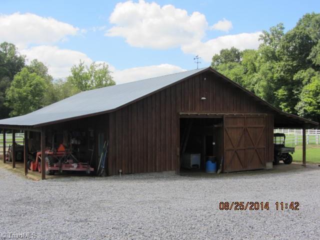 1140 Matthews Road Pilot Mountain, NC 27041 - Photo 6 of 28 Gallery Image 6
