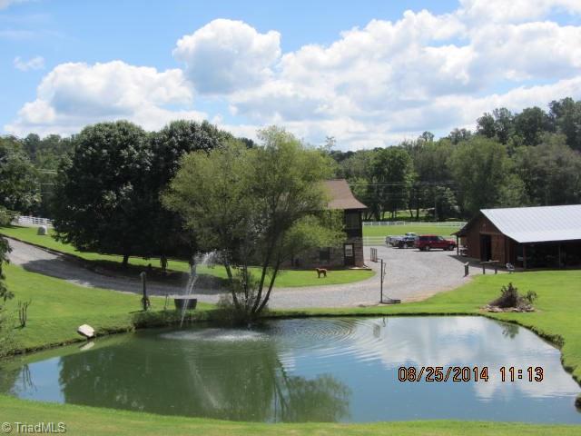 1140 Matthews Road Pilot Mountain, NC 27041 - Photo 10 of 28 Gallery Image 10