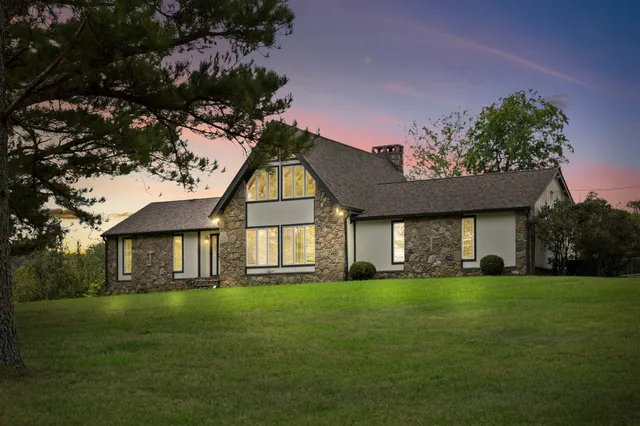 $925,000 | 1759 Fry Road, Thompson's Station, TN 37179