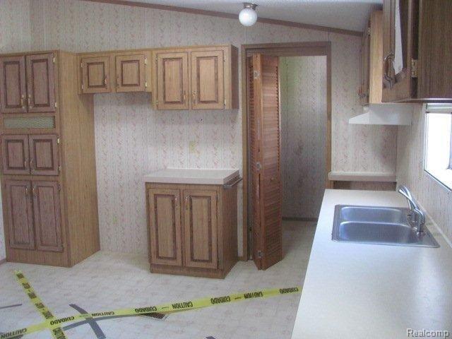 4728 South Lapeer Road Metamora, MI 48455 - Photo 3 of 15 262-169661 - Kitchen 2.jpg