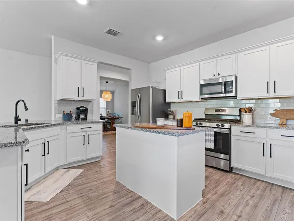 $2,450 | 6202 Halton Dr., Aubrey, TX 76227