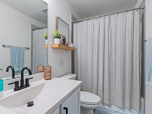 $2,450 | 6202 Halton Dr., Aubrey, TX 76227