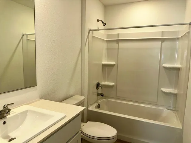 $1,750 | 2105 Sulky Lane, Aubrey, TX 76227