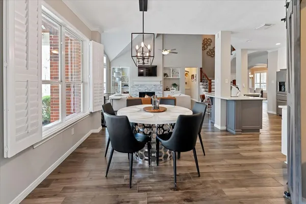 $925,000 | 31 Brywood Place, The Woodlands, TX 77382