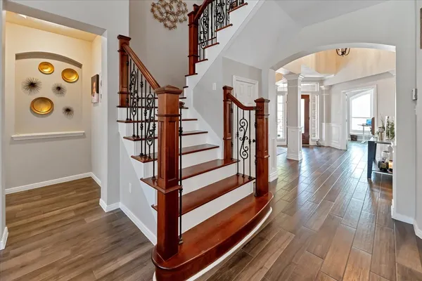 $925,000 | 31 Brywood Place, The Woodlands, TX 77382