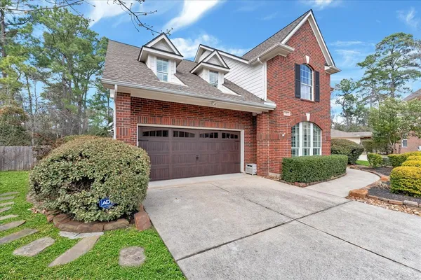 $925,000 | 31 Brywood Place, The Woodlands, TX 77382