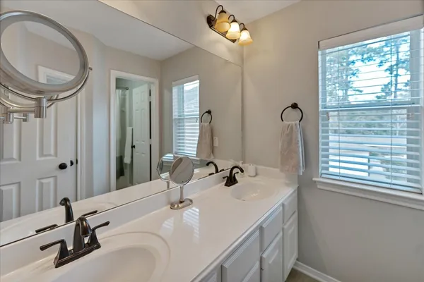 $925,000 | 31 Brywood Place, The Woodlands, TX 77382