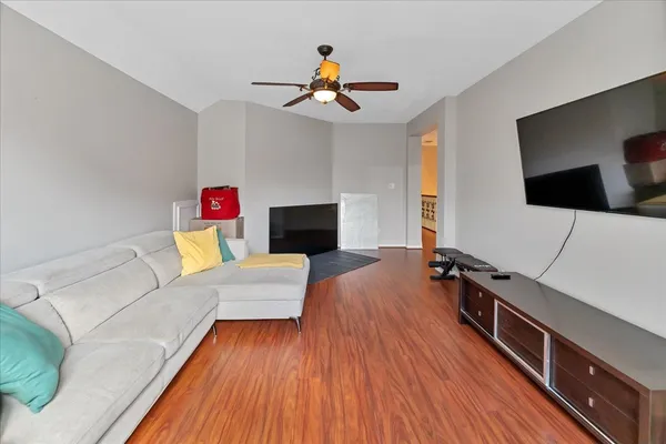 $925,000 | 31 Brywood Place, The Woodlands, TX 77382