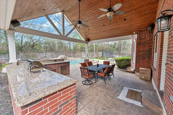 $925,000 | 31 Brywood Place, The Woodlands, TX 77382