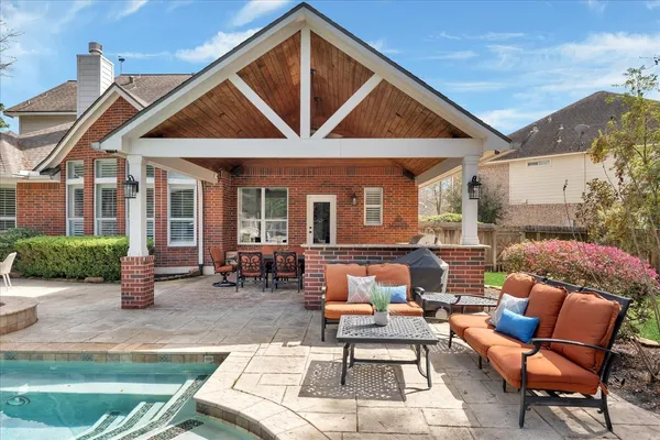 $925,000 | 31 Brywood Place, The Woodlands, TX 77382