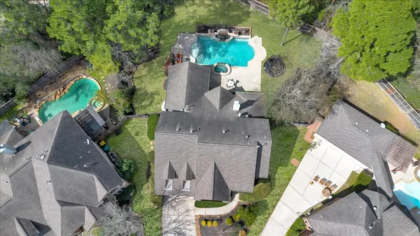 $925,000 | 31 Brywood Place, The Woodlands, TX 77382