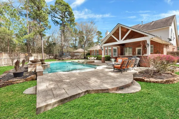 $925,000 | 31 Brywood Place, The Woodlands, TX 77382