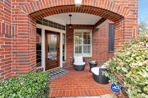 $925,000 | 31 Brywood Place, The Woodlands, TX 77382