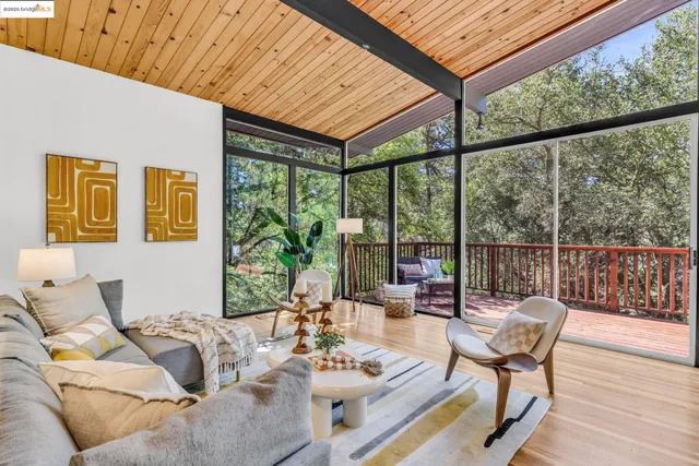 $849,000 | 2211 Arrowhead Drive, Oakland, CA 94611