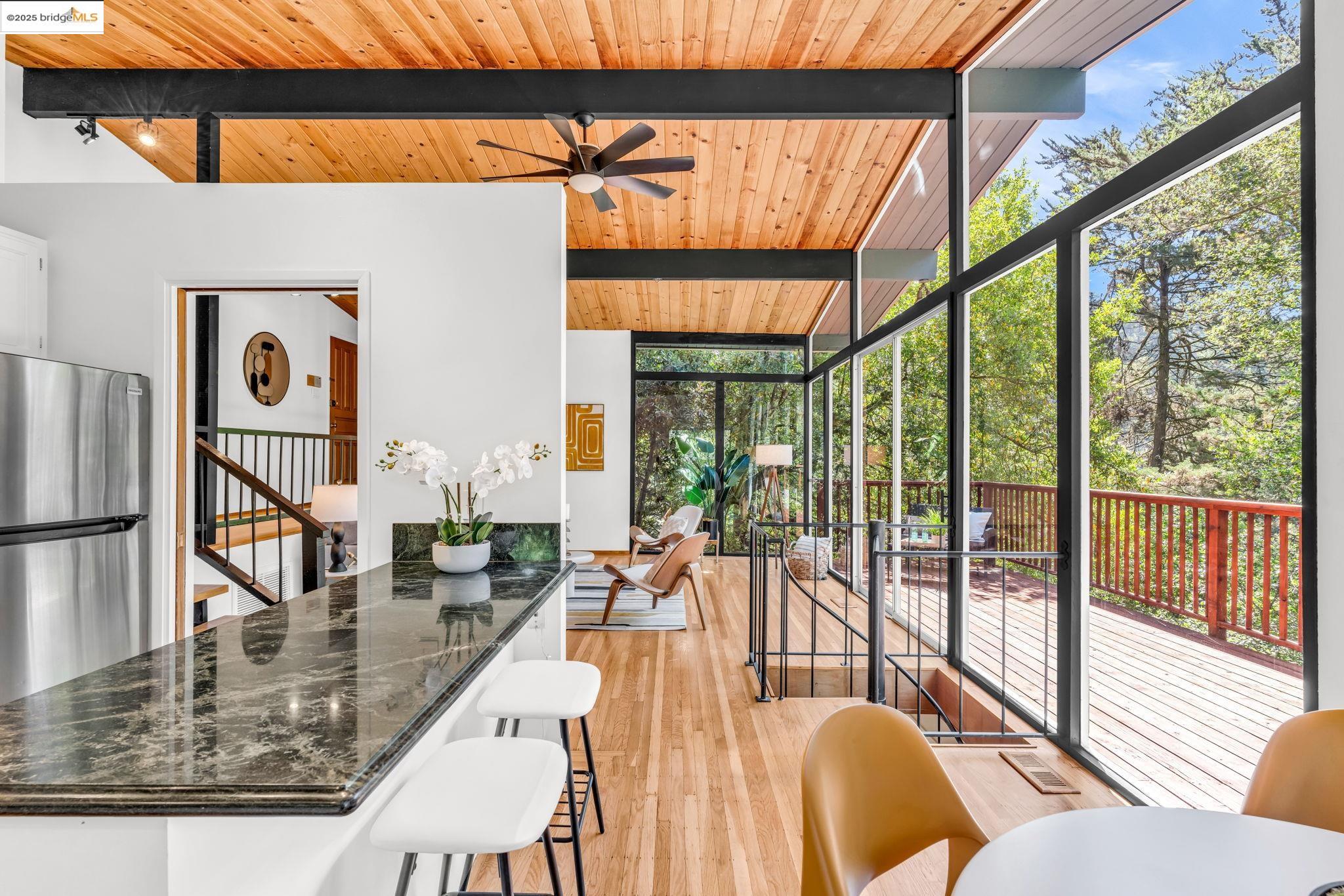 2211 Arrowhead Drive Oakland, CA 94611 - Photo 27 of 52 View of sunroom