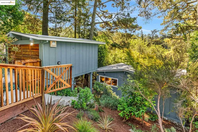 $849,000 | 2211 Arrowhead Drive, Oakland, CA 94611