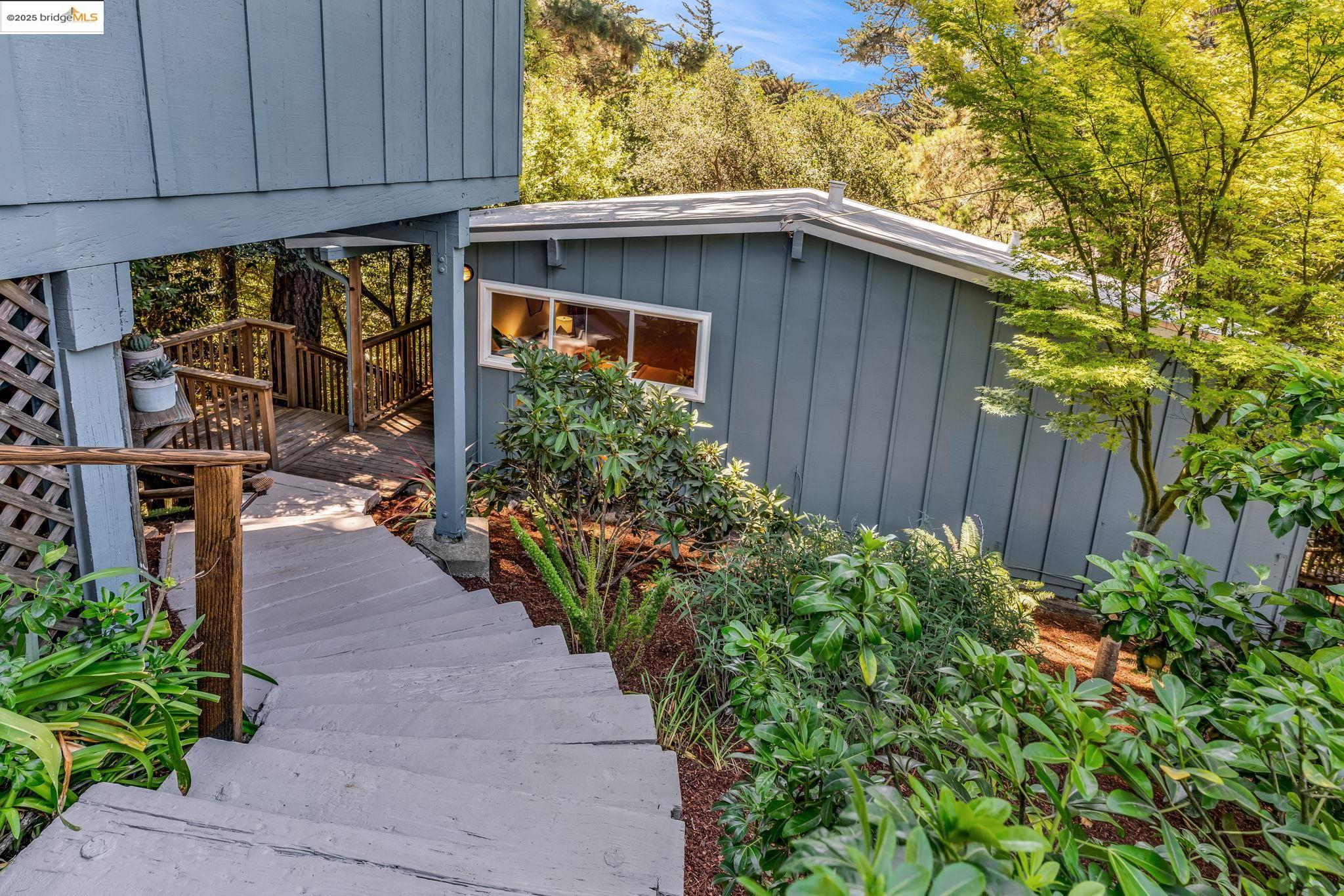 2211 Arrowhead Drive Oakland, CA 94611 - Photo 4 of 52 View of outbuilding