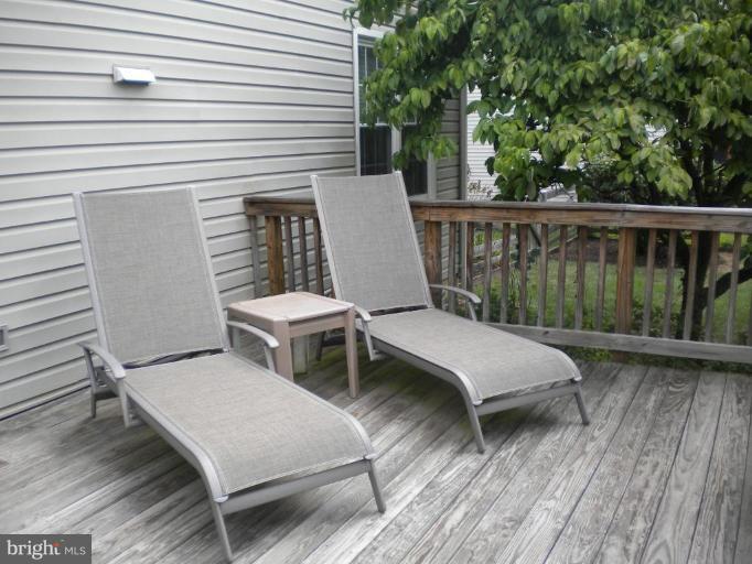 13711 Springhaven Drive Chantilly, VA 20151 - Photo 18 of 22 deck